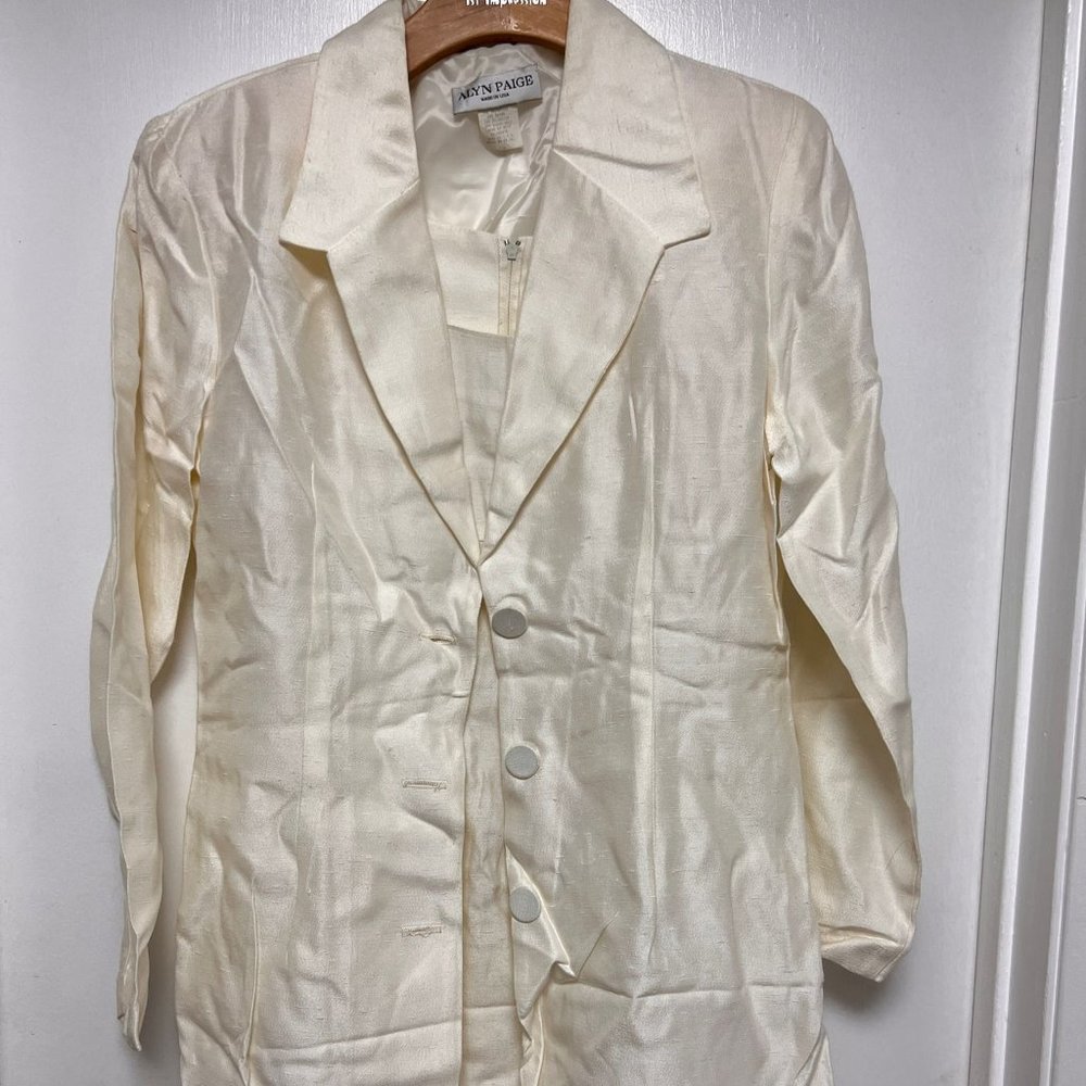 ALYN PAIGE size 7/8  white